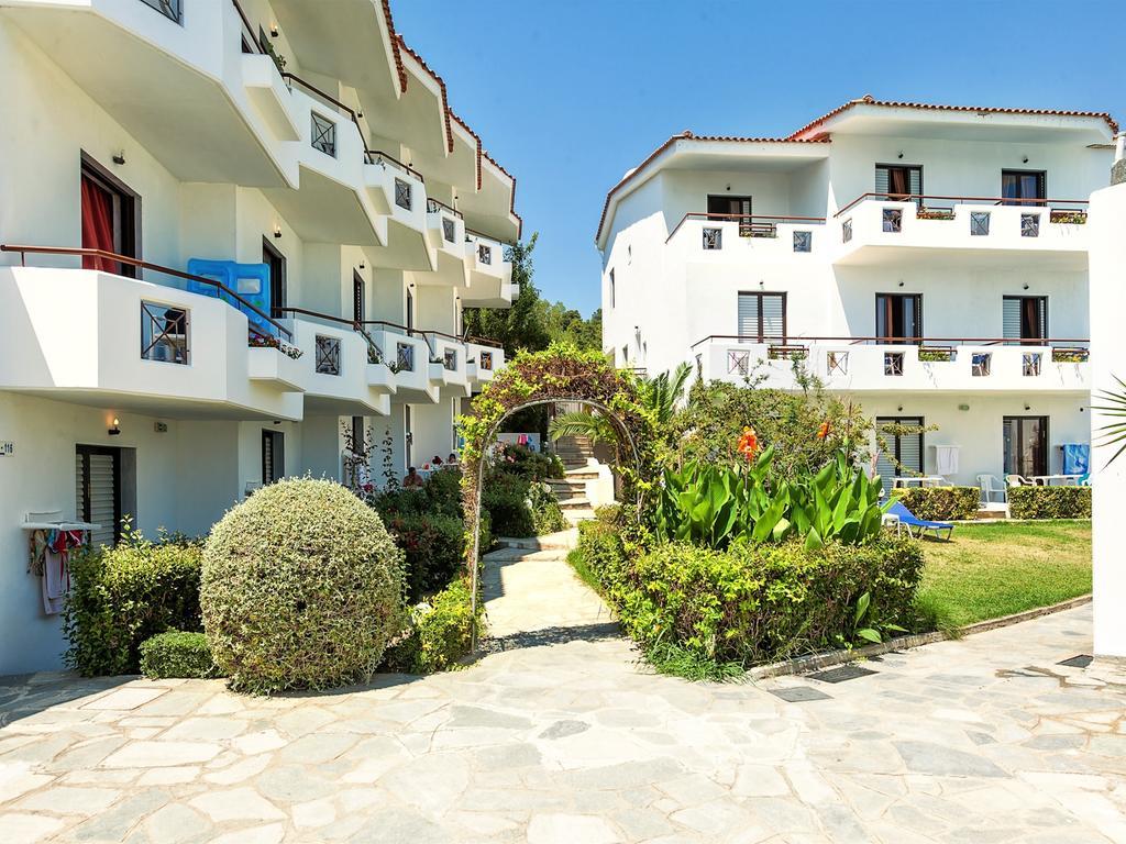Xenios Dolphin Beach Hotel Possidi Exterior foto